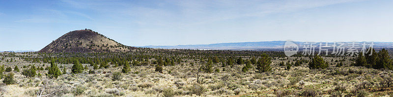 Schonchin Butte Cinder Cone全景